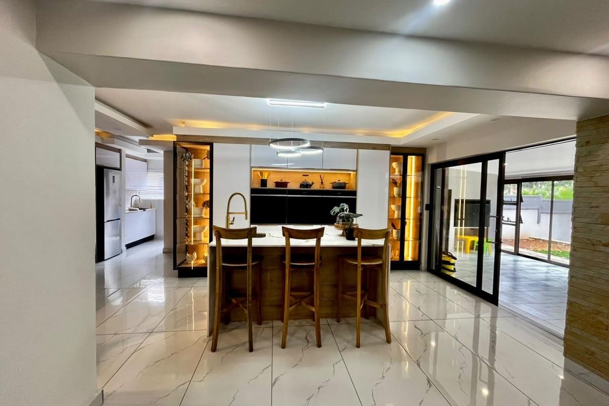 Luxurious 4-Bedroom House in Willow Acres Estate - Photo 5