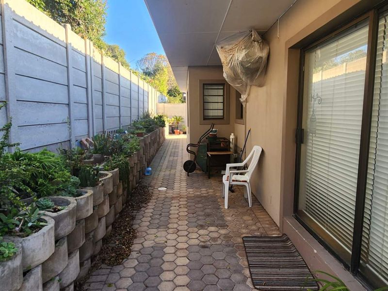 A CHEERFUL HOME FOR EVERYDAY FAMILY LIVING - Photo 5