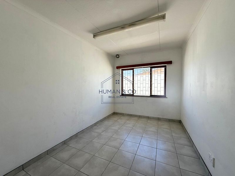 Spacious family home in central area - Photo 10