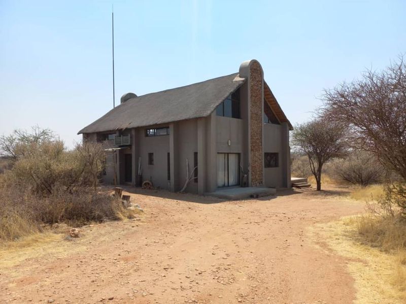 Own a house in the popular N/aankuse Estate, only 15 minutes from the Airport. - Photo 2