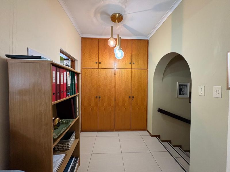 Large Plot - 3 Bedroom House - Plus Flat - Space - Garden & Pool - Photo 5