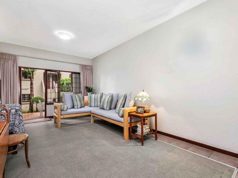 TRANQUIL GARDEN UNIT TUCKED AWAY IN LOVELY LONEHILL PLUS A FEW STEPS AWAY FROM THE PARK - Photo 6