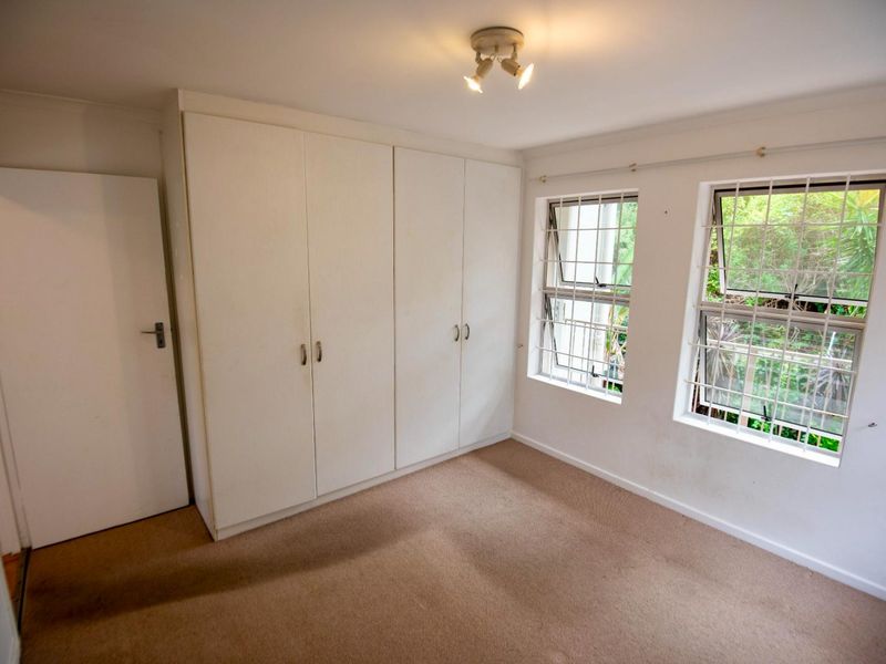2-Bedroom Apartment in Leeuwendal Complex - Photo 3