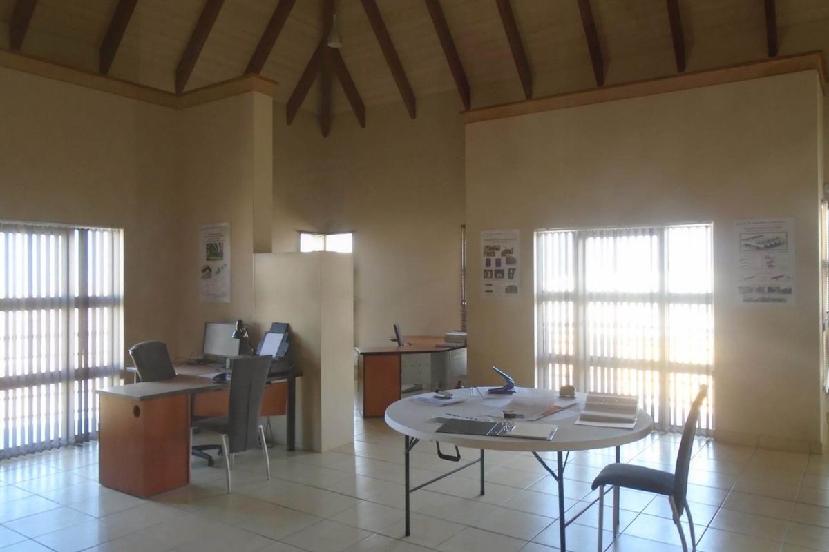 Stunning industrial property - Photo 2