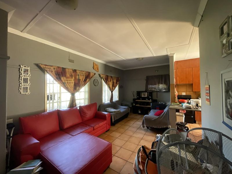 Family Home With 1 Bedroom Garden Cottage - Photo 4