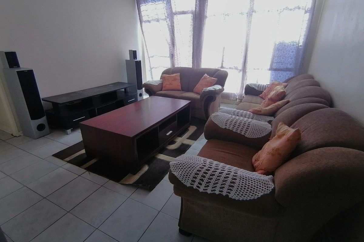 Ideal for first time buyers, young couples and/or a small family. - Photo 3