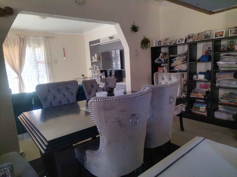 Spacious 3-Bed Home in Soshanguve VV EXT 4 – Near Schools & Shops - Photo 5