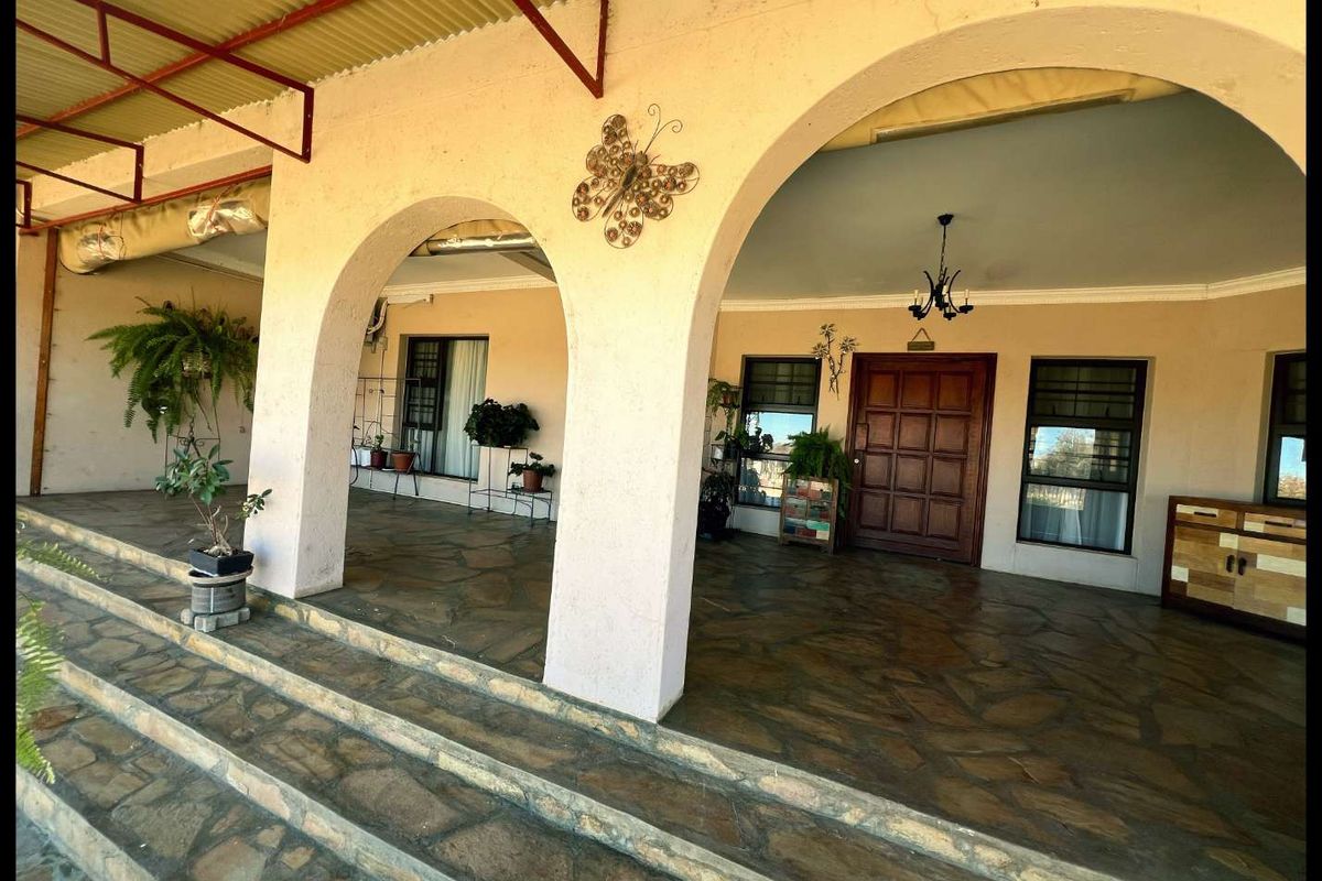 Omaruru Wildlife Estate, Omaruru:  Lifestyle Smallholding WITH ELABORATE Home is for Sale - Photo 5