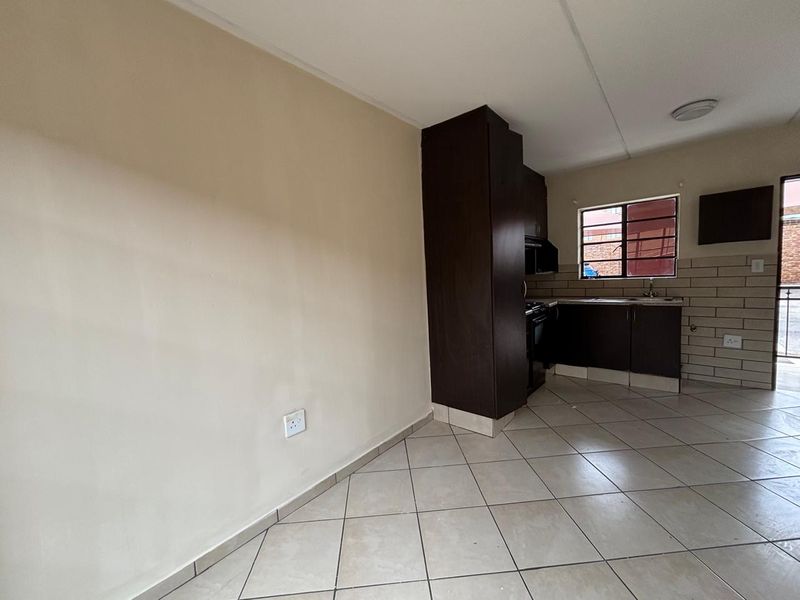 1 Bedroom Apartment for sale in Kempton Park - Photo 5