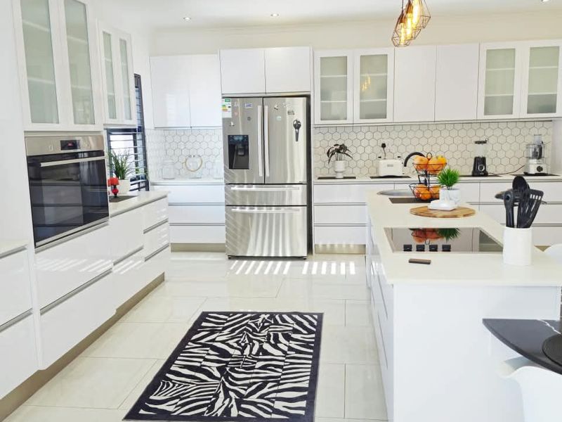 FOR SALE:EXCLUSIVE DOUBLE-STOREY HOME WITH SPECTACULAR BEACH VIEWS, SWAKOPMUND, NAMIBIA - Photo 9