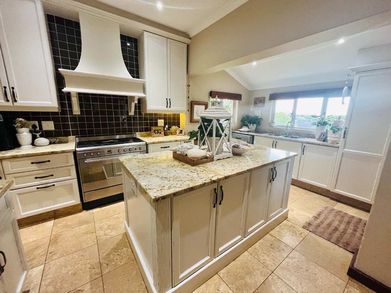 Hendra - Spacious 3-Bedroom Home with Pool, Garden & Home Office - Photo 5