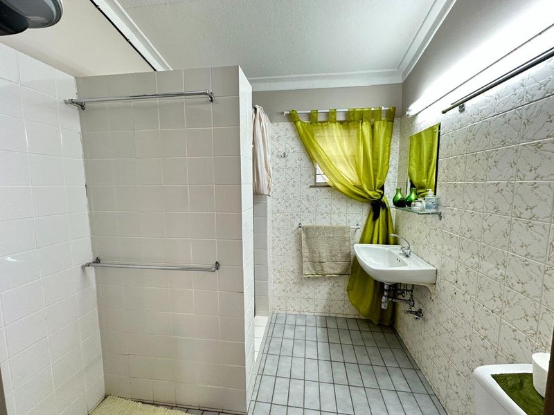 4 Bedroom House For Sale in Klein Windhoek - Photo 8