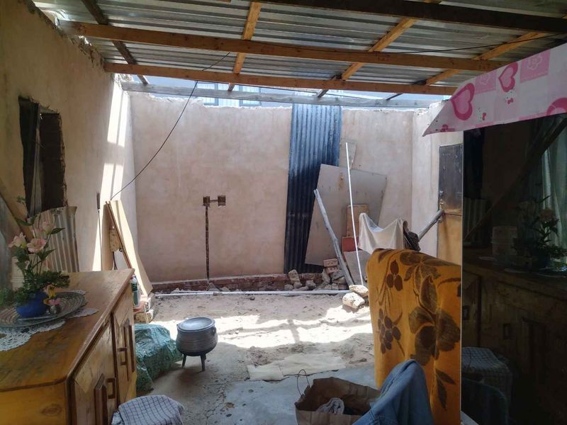 Vacant land with unfinished house for sale in Soshanguve South - Photo 7