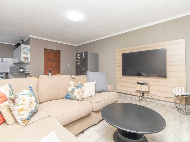 *where luxury and style compliment health and outdoor living* - Photo 2