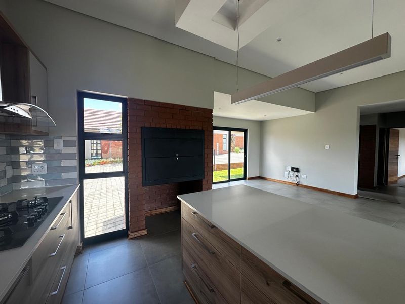 Idyllic Retirement Living Awaits - Photo 5