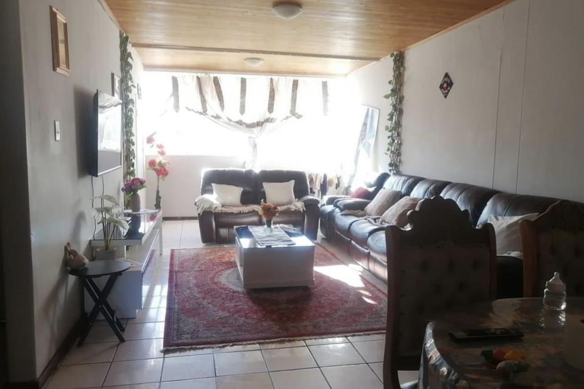 Booysens apartment for sale! - Photo 3
