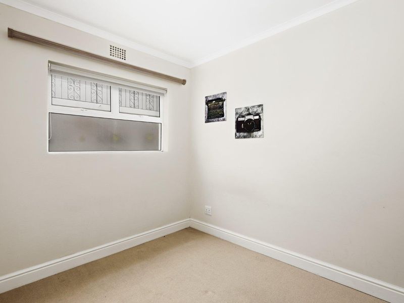 Light-Filled Flat in Sought-After Rondebosch Village - Photo 8