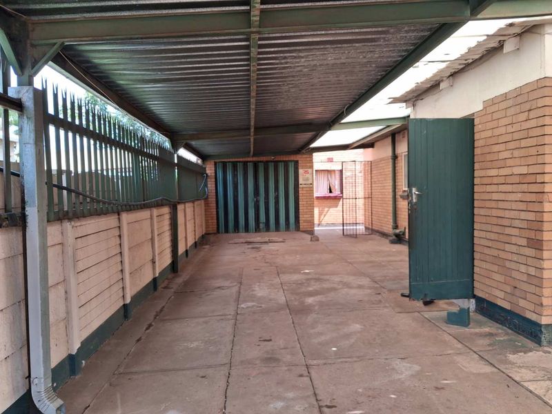 3 Bedroom House For Sale in Vanderbijlpark CE1 - Photo 4