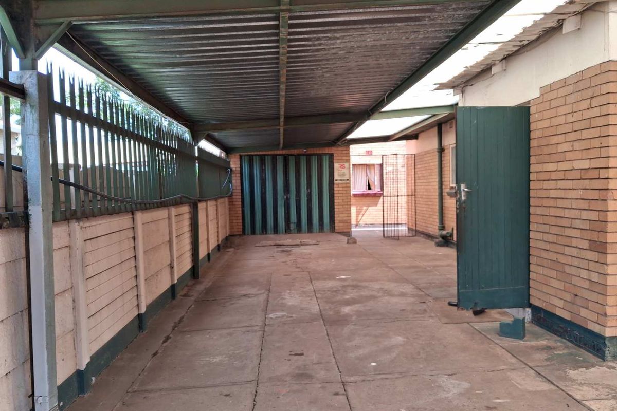 3 Bedroom House For Sale in Vanderbijlpark CE1 - Photo 4