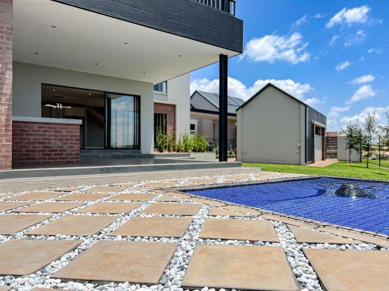 Eco-Conscious Luxury with Modern Views & Family Comfort - Photo 8