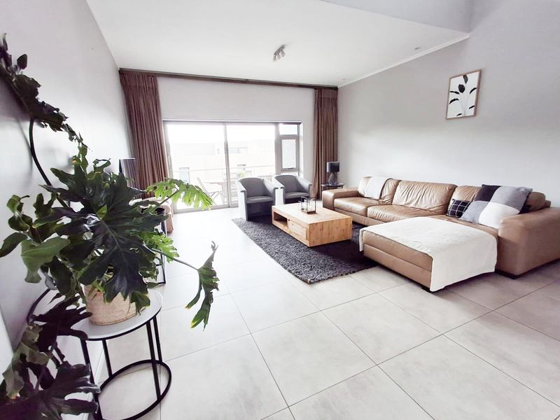 3 BED 2.5 BATH FULLY FURNISHED TOWNHOUSE OAKLANDS - Photo 3