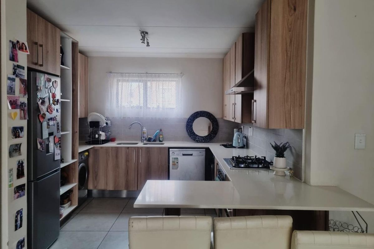 Modern 2-Bed Ground Floor Apartment with Private Garden — Prime Location Near Irene Mall - Photo 5