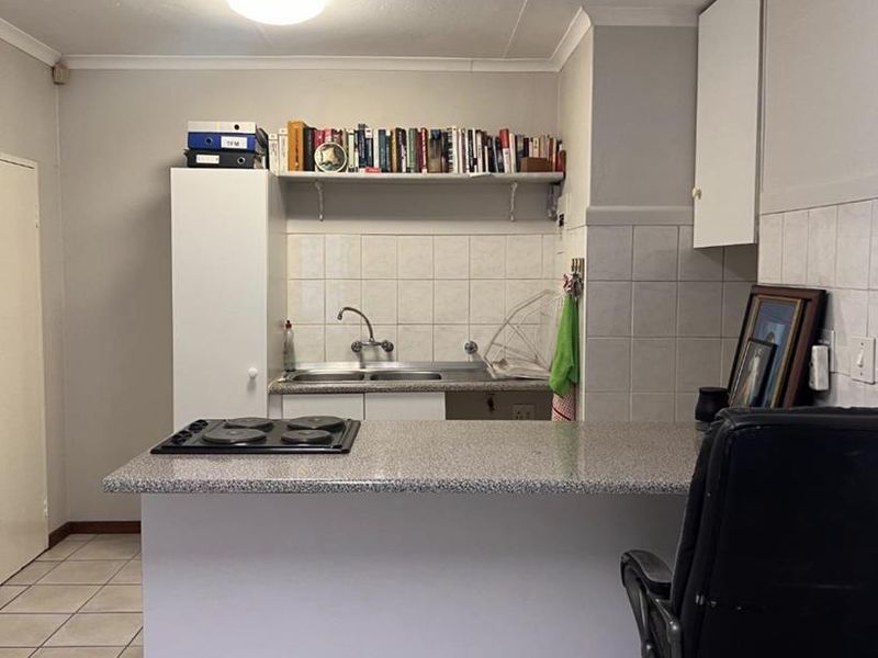 1 Bedroom Apartment / flat to rent in Senderwood - Photo 4