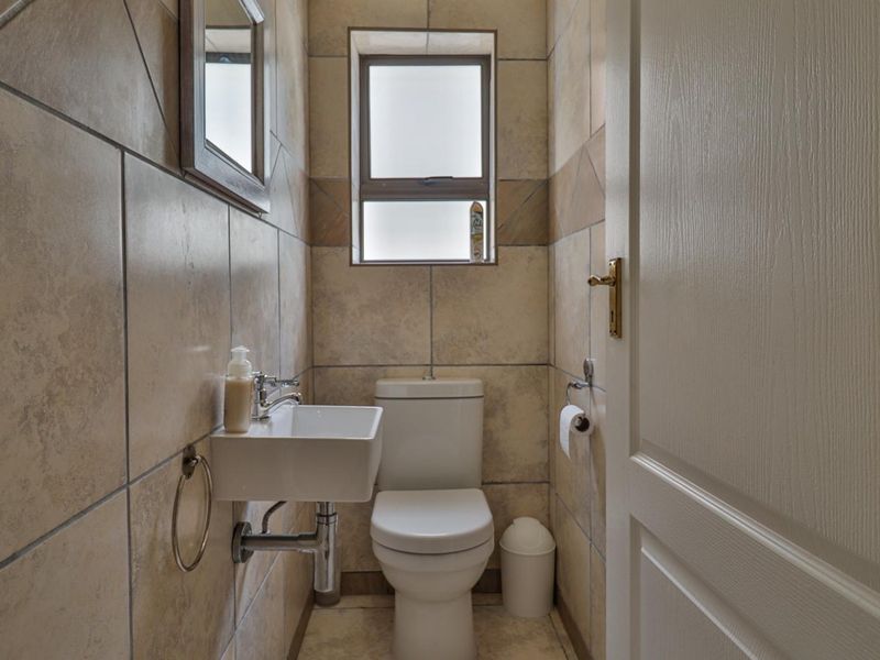 Make the most of the holiday season - Hartenbos beach property - Photo 10