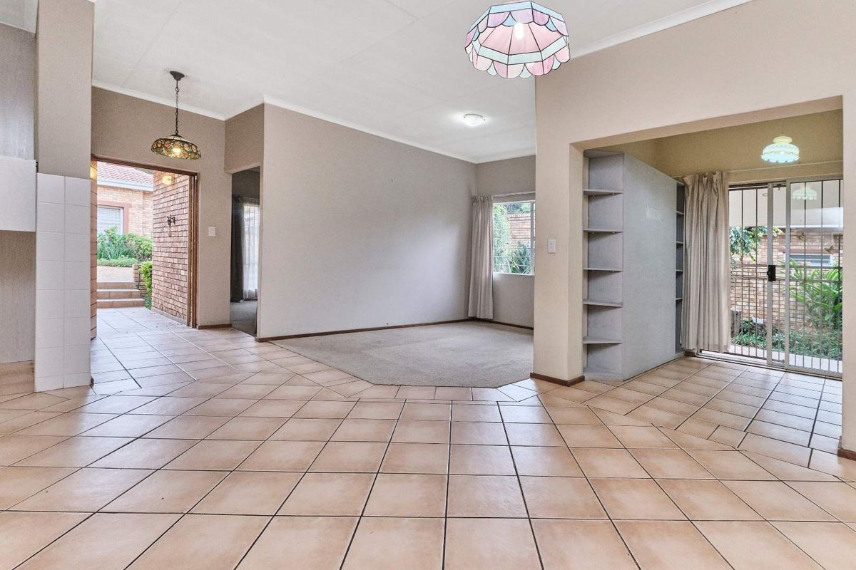 Secure Family Living in Sundowner - Photo 2