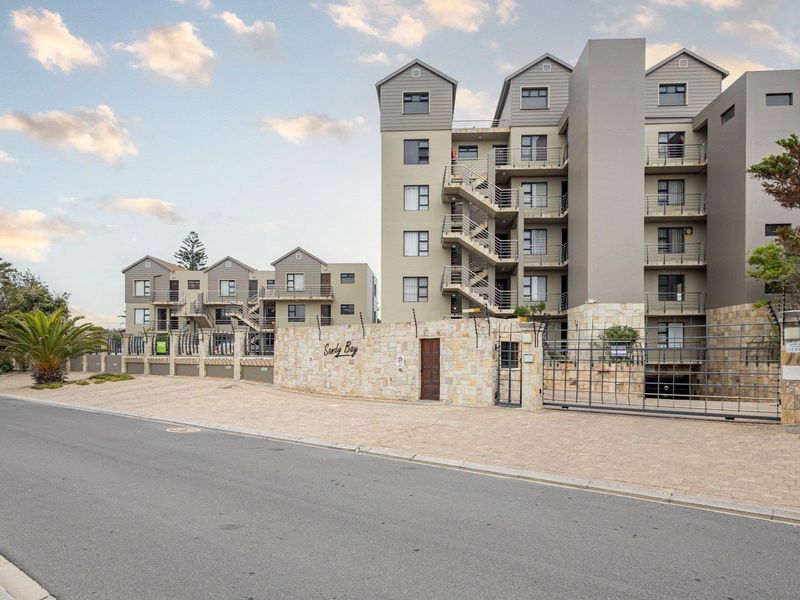 Welcome to Your Coastal Haven – A Warm and Inviting Ground Floor Apartment Just Moments from the Beach! - Photo 2