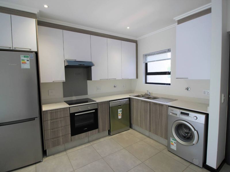 Two Bedroom Apartment in Secure Estate - Photo 4
