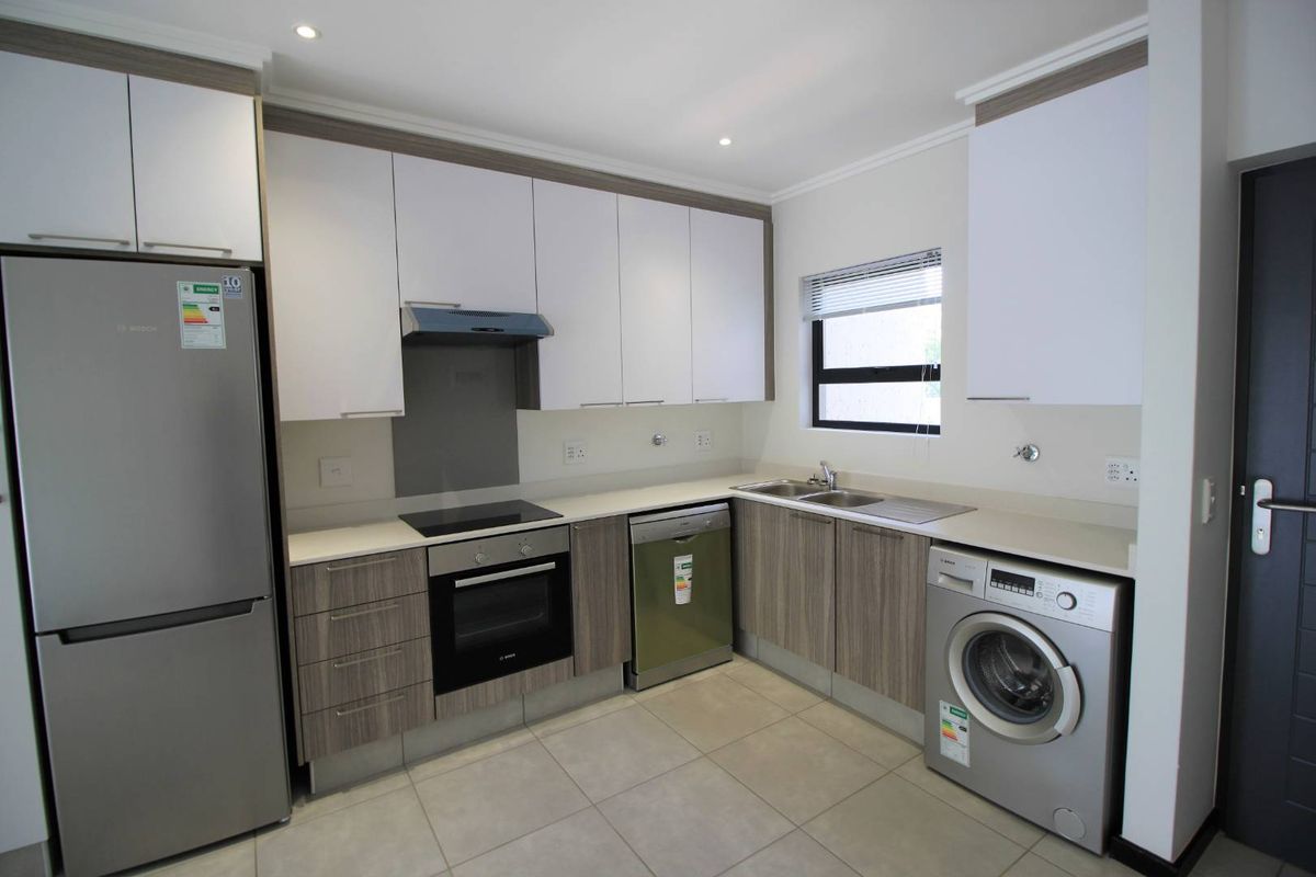 Two Bedroom Apartment in Secure Estate - Photo 4