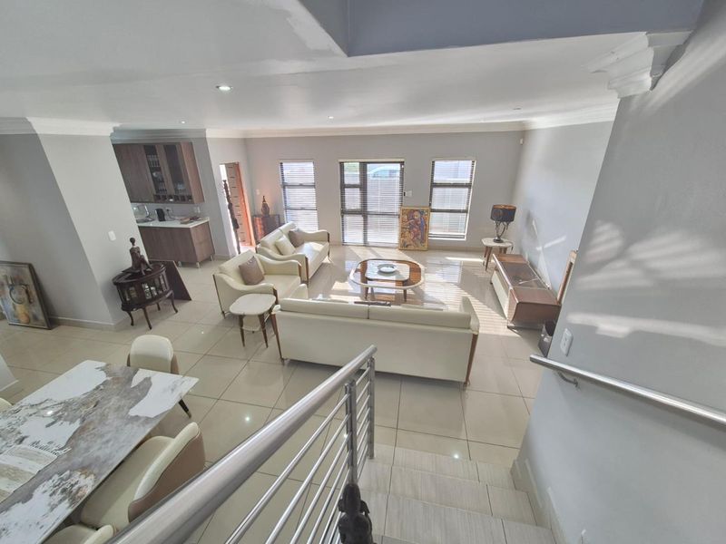 Modern, Elegant, Private Corner Unit Overlooking Nature - Photo 10