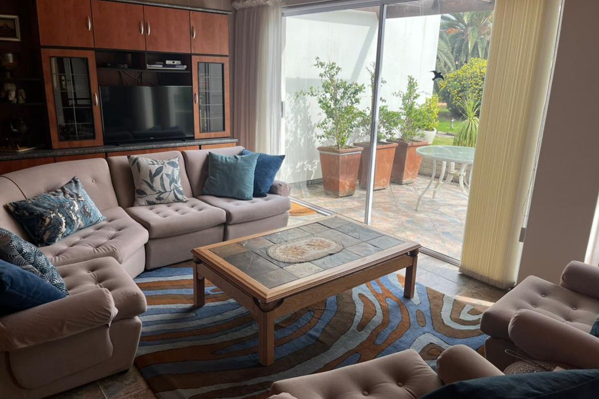 Sole Mandate-Beautiful Town House in Security Complex close to town - Photo 5