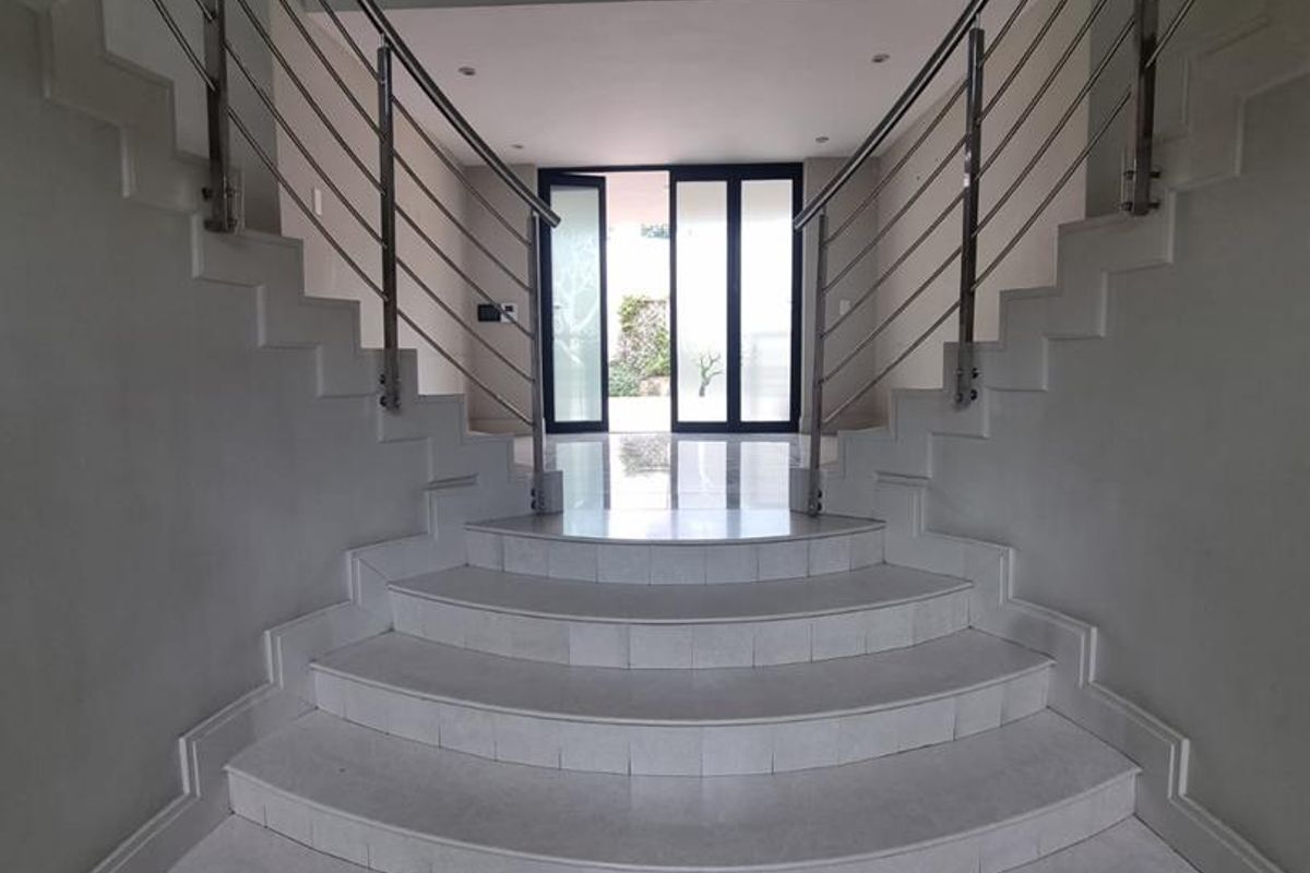 EXCLUSIVE CLUSTER IN PRIME LOCATION HURLINGHAM - Photo 4