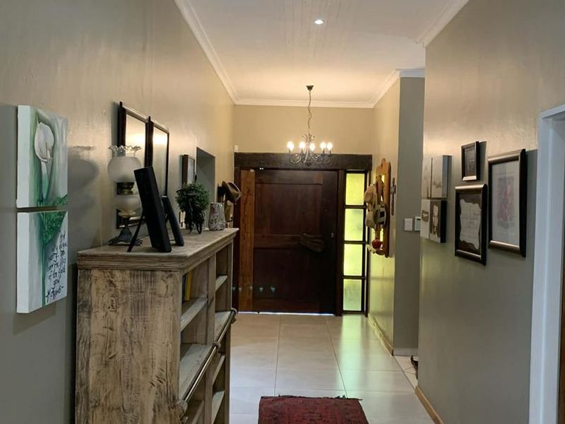 Escape to Tranquility: Spacious Home with Flat & Entertainment - Photo 6