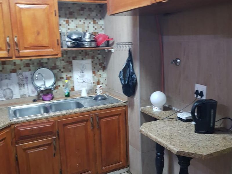 Apartment for Sale in Sunnyside - Photo 3