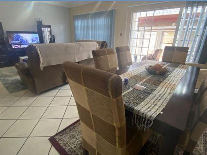 First Class Hidden Jewel - Photo 8