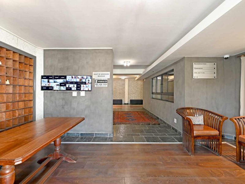 Stylish One-bedroom Apartment For Sale In Royal Ascot - Photo 2