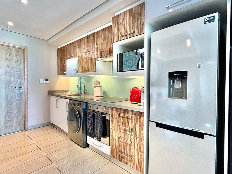 2 BEDROOM | 2 BATHROOM APARTMENT - Photo 9