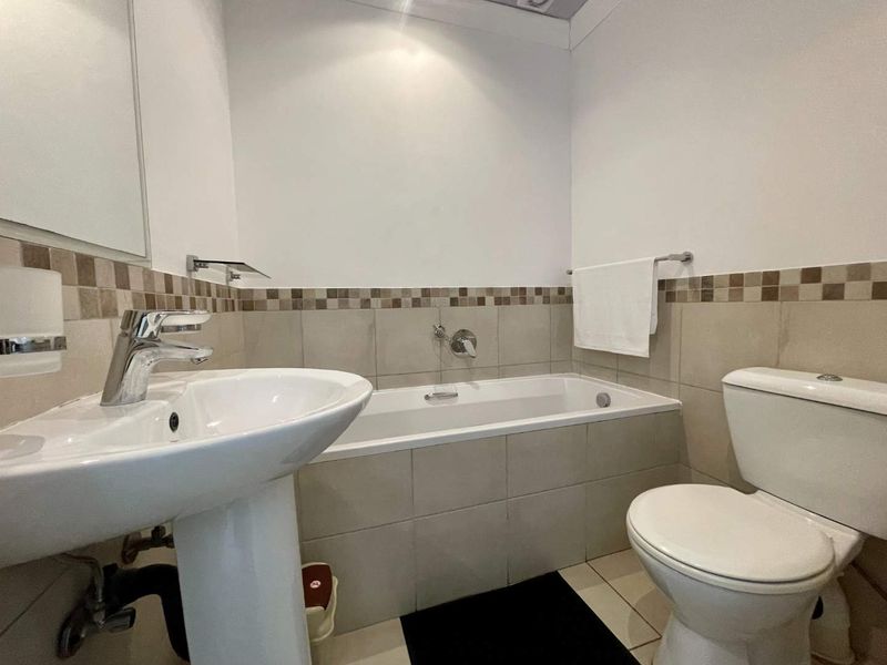 Ground Floor 2 Bedroom Apartment in Shakas Rock - Photo 8