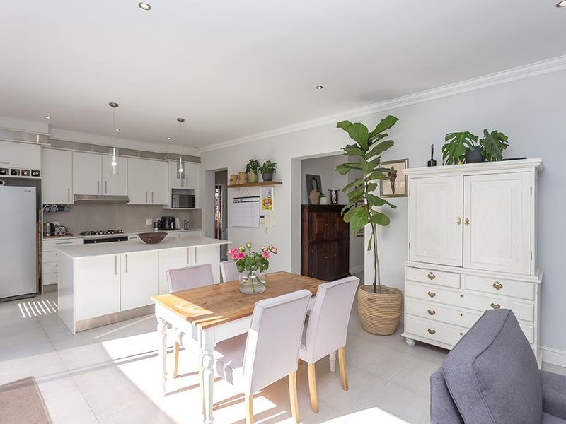 Two Bedroom Family Home with Study - Photo 2