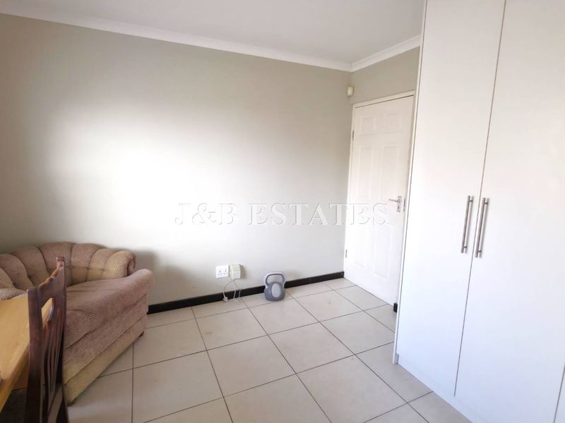 Ideal Starter Home - Photo 9
