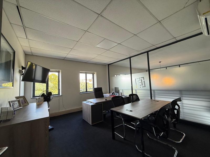 Prime Office Space Available for Lease in Pineslopes - 1489m2 - Photo 7