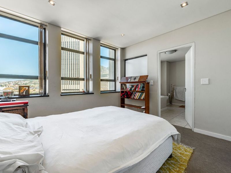 Two bedroom apartment for rent in 34 St George's - Photo 7