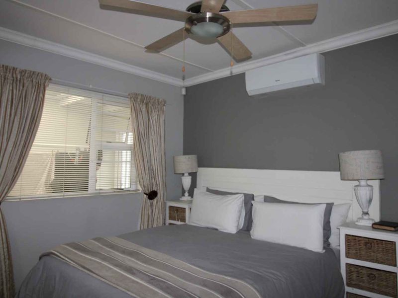 Modern Secure Living Townhouse with an Bachelor Flat - Photo 7