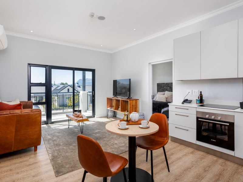 Spacious North-Facing Two-Bedroom Luxury Suite at Val de Vie Evergreen - Photo 2