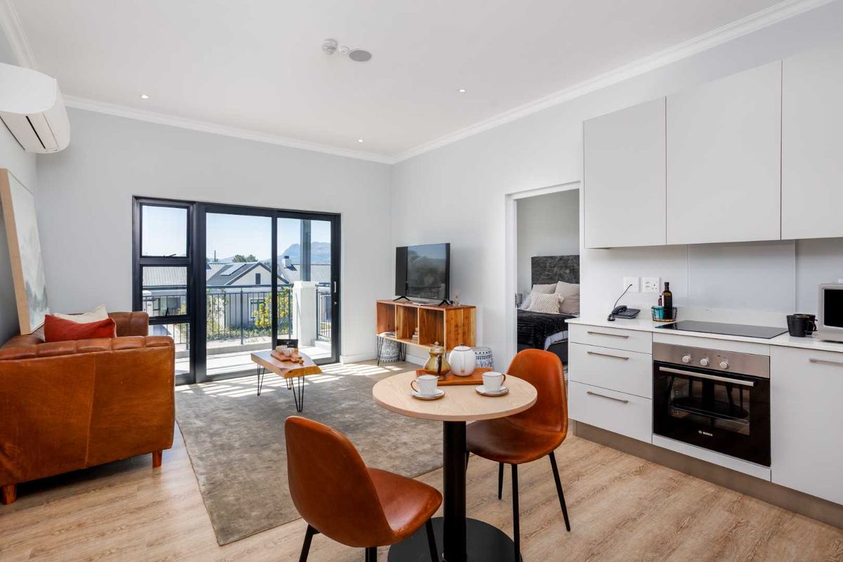 Spacious North-Facing Two-Bedroom Luxury Suite at Val de Vie Evergreen - Photo 2