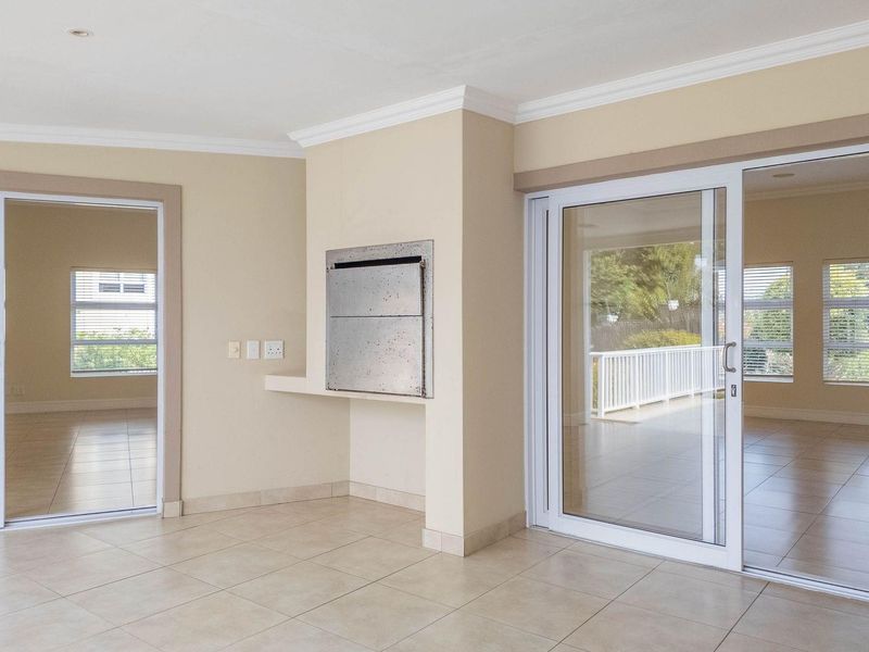 Three bedroom family home in Highlands Estate - Photo 4