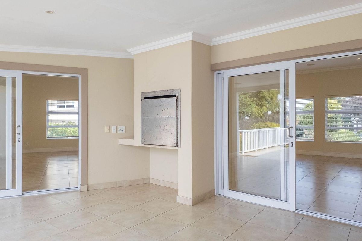 Three bedroom family home in Highlands Estate - Photo 4